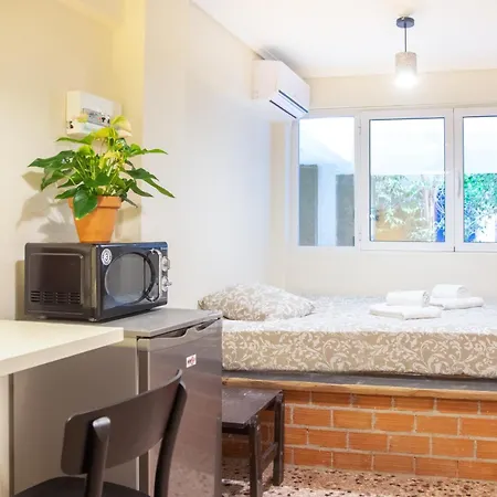 Easy Stay Flat In The Most Vibrant Neigborhood Of Athens! Exterior photo